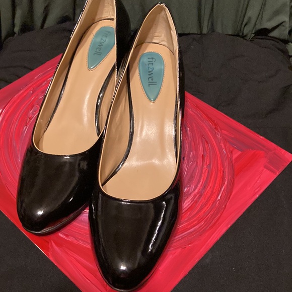 Black heels - Picture 8 of 17